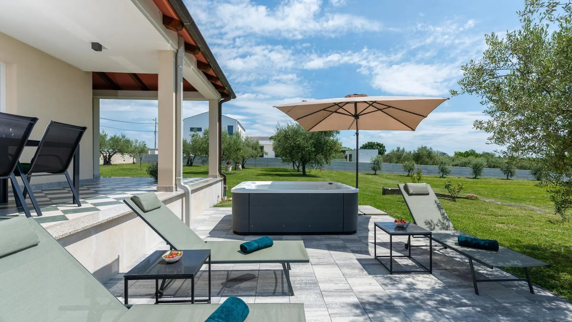 브르토니글라 Vista Olivo 아파트